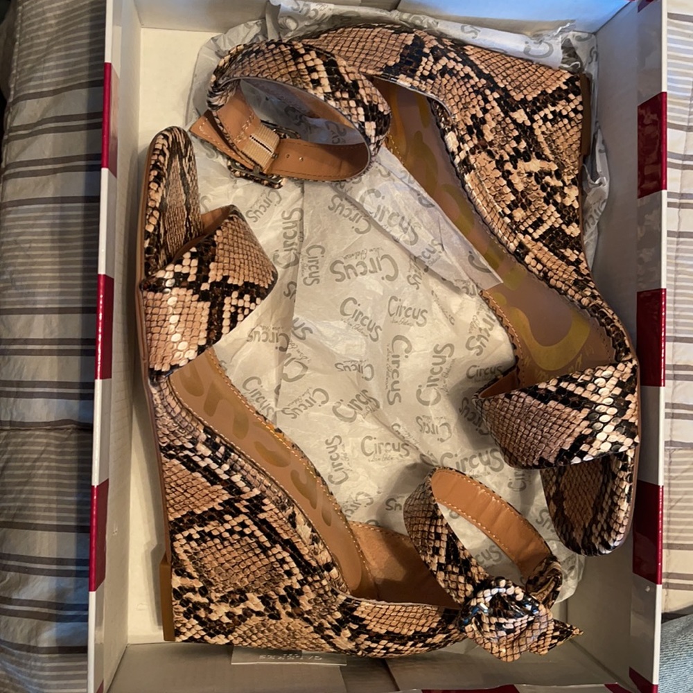 New Sam Edelman Snakeskin Wedge